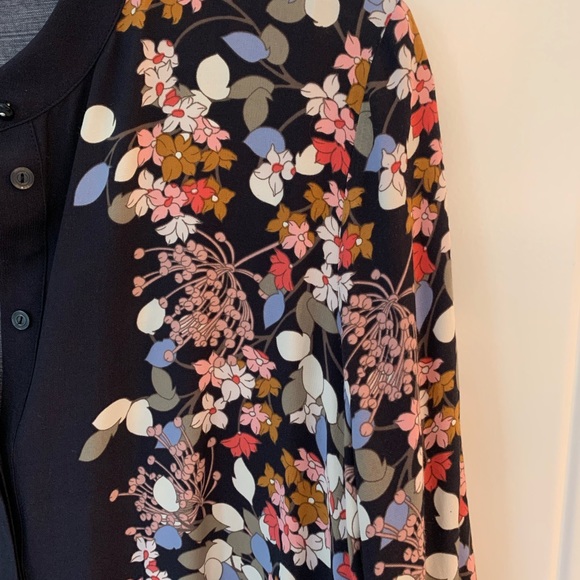 Part two floral navy tunic - size 38 - Picture 4 of 4